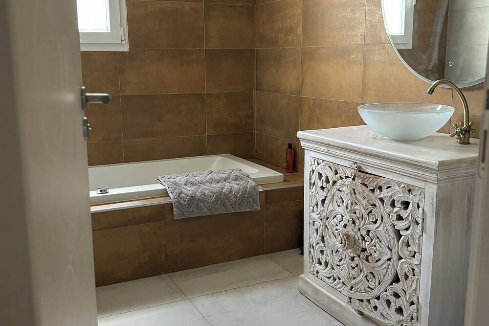 Villa Piscine Netflix in Clarensac, Region de Nimes