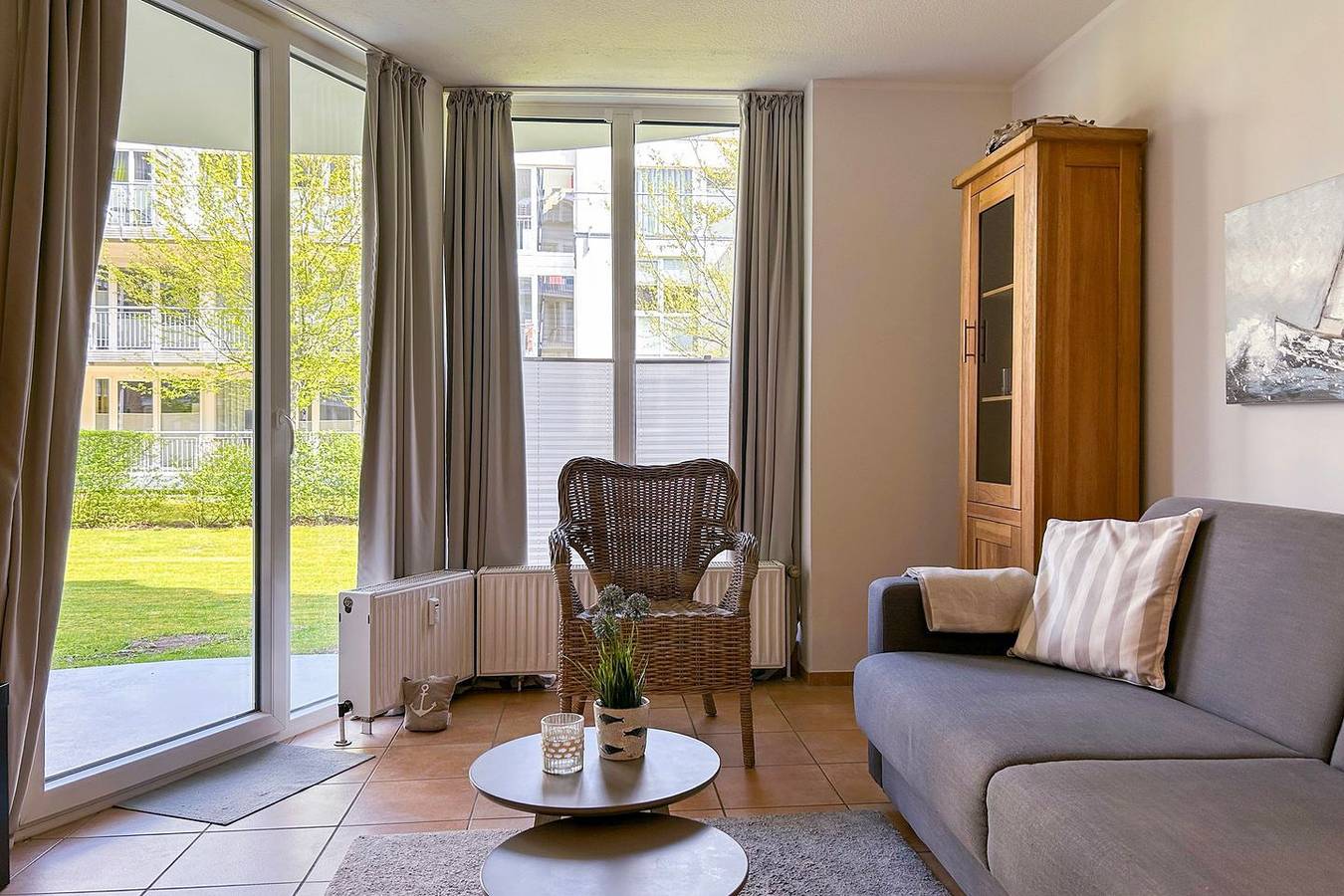 Ganze Wohnung, Ferienwohnung 11 mit Terrasse und Strandkorb am Strand, Haus Hohe Worth Duhnen in Duhnen, Cuxhaven