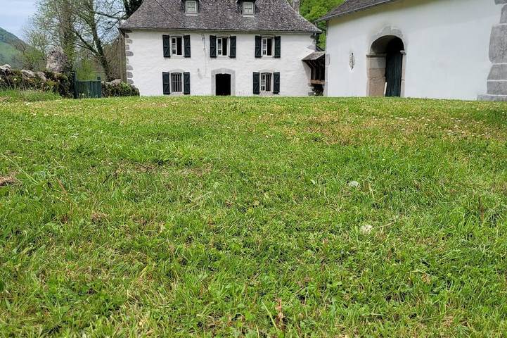 Gîte pour 6 personnes, avec jardin à Lanne-en-Barétous