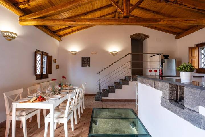 Location de vacances pour 6 personnes, avec vue ainsi que piscine et terrasse dans Puntalazzo - 2