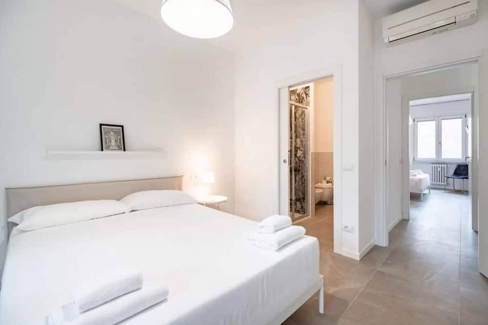 Entire apartment, Apartment in Milan with 4 bedrooms sleeps 7 in Milan, Milan Province