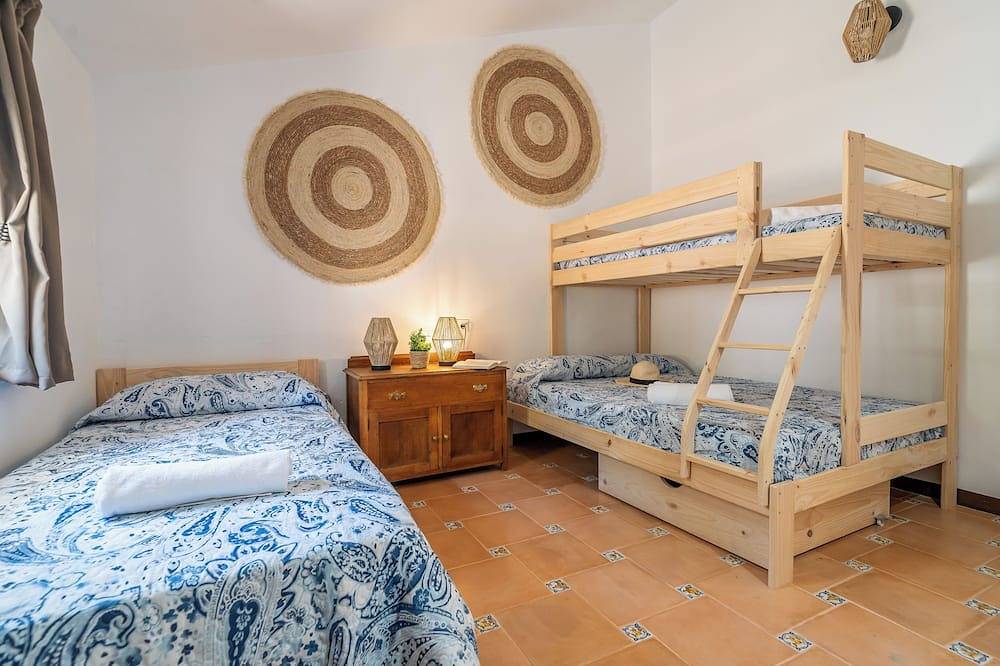 Cerro de la Cruz, a charming farmhouse with excellent views, peace and relaxation. in Priego de Córdoba, Sierras Subbéticas