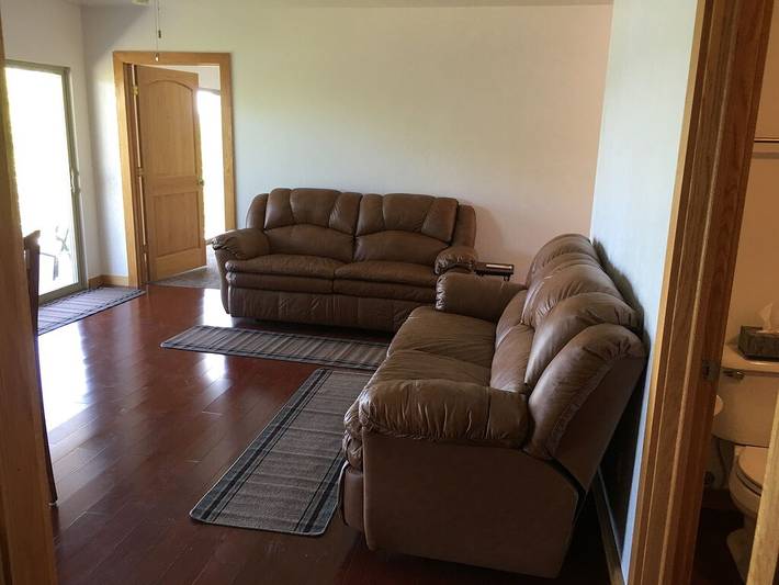 Log cabin for 8 people, with terrace in Iowa