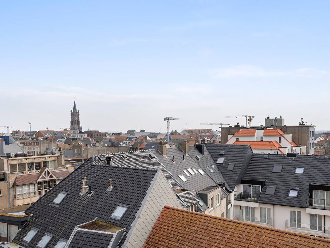 Entire apartment, Sunny apartment with sea-views in Blankenberge, Belgian Coast