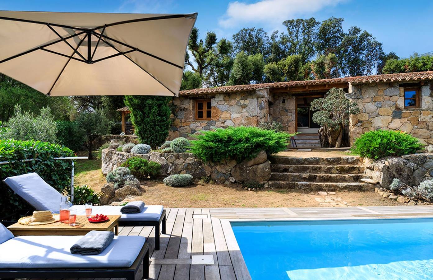 Charming Converted Bergerie near Shops, Restaurants and Porto Vecchio in Sotta, Sartène und Umgebung