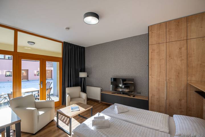 Bungalow für 2 Personen, mit Sauna und Balkon/Terrasse sowie Terrasse in Tschechien - 2