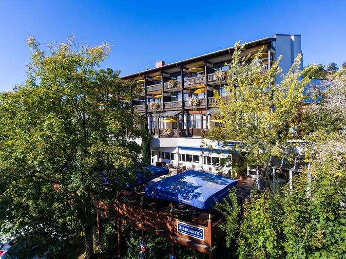 Hôtel pour 2 personnes, avec sauna ainsi que piscine et balcon