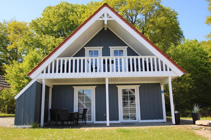 Feriehus for 8 personer, med Jacuzzi og Terrasse i tillegg til Sauna i Gråsten
