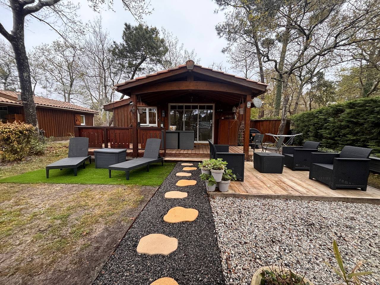 Wellness Chalet with Shared Pool in Domaine, La Teste de Buch in Gujan-Mestras, Arcachon region