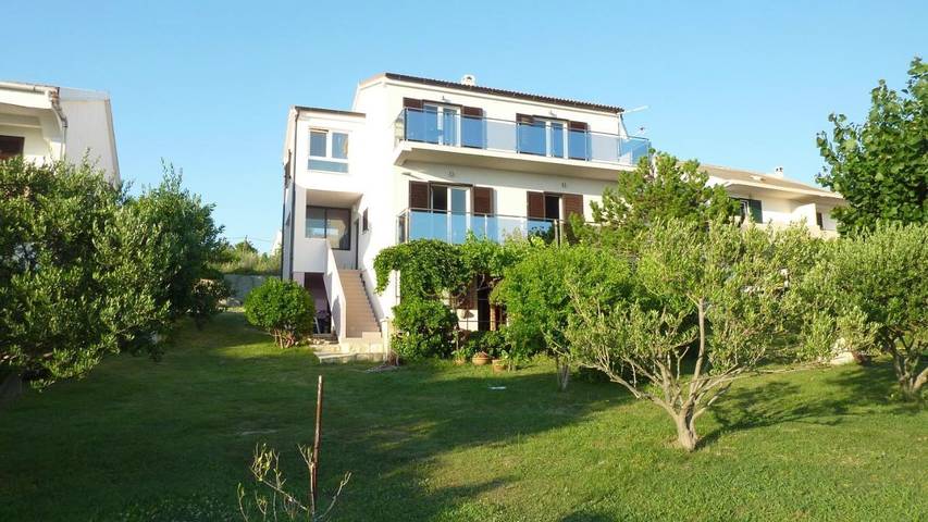 Ferienwohnung für 3 Personen, mit Ausblick und Garten - 1