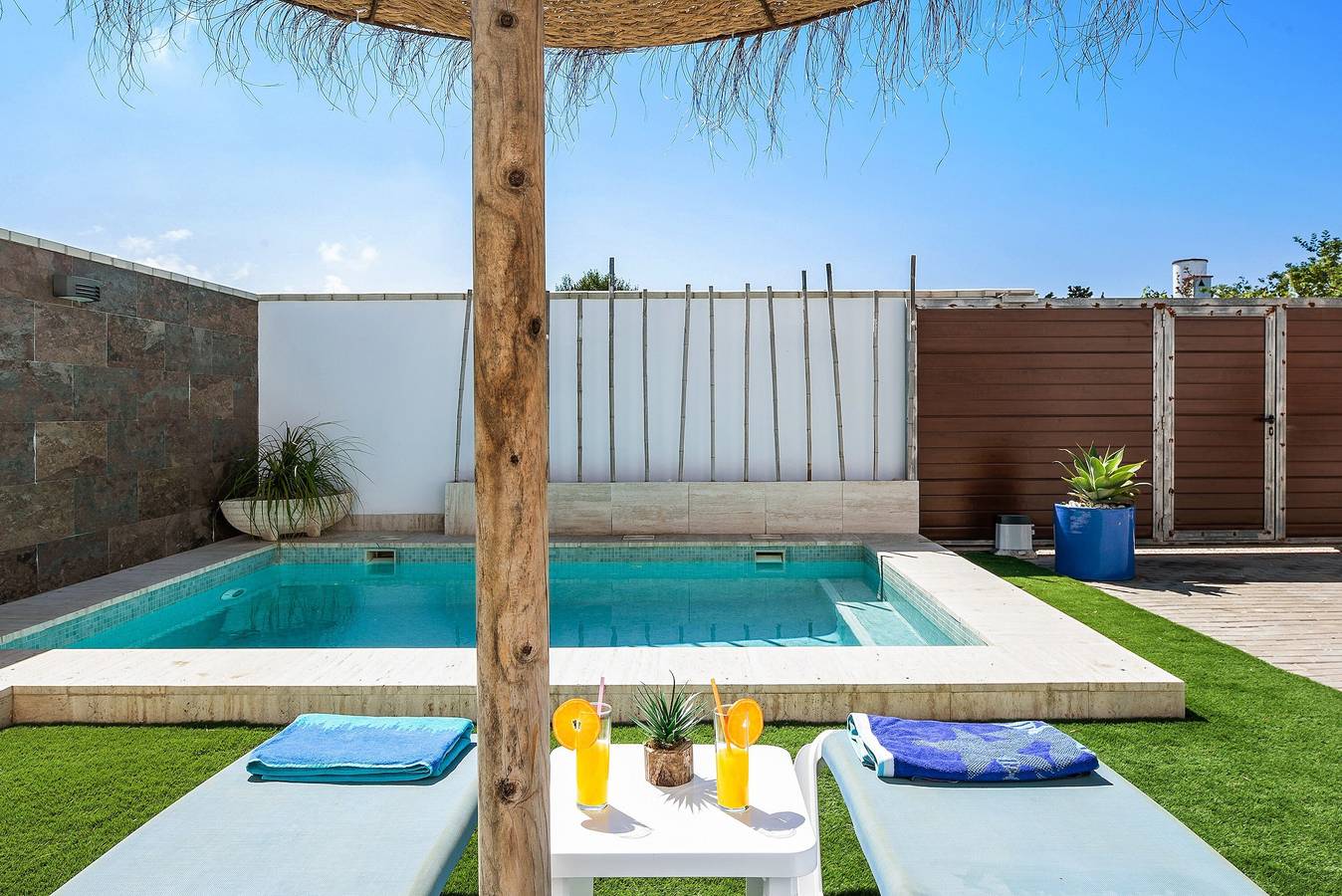 Holiday Home 'Casa Orilla Sur A' close to the Beach with Pool & Wi-Fi in Playa El Palmar, Vejer de la Frontera