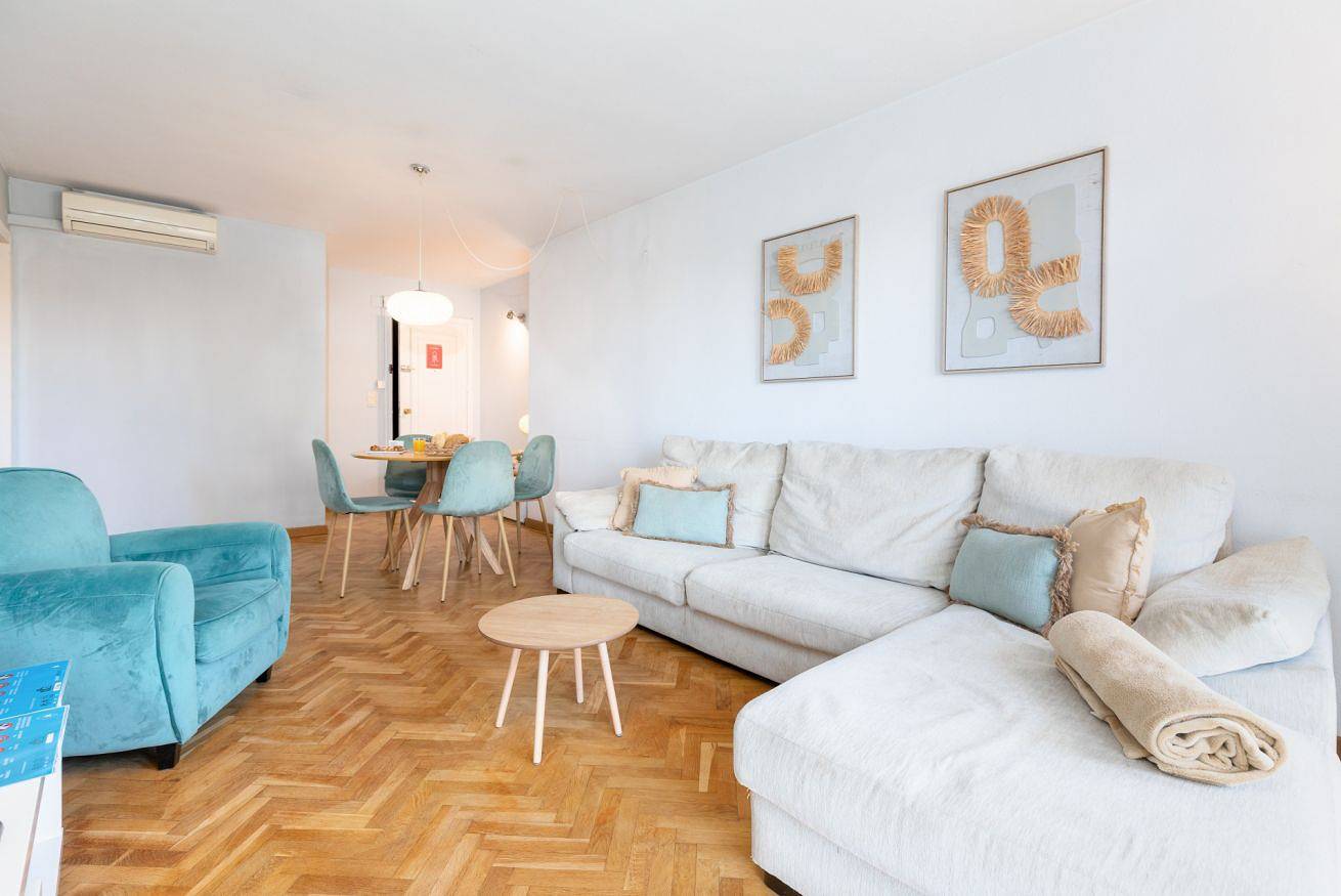 Apartamento entero, Travel Habitat Torres de Serranos A in Valencia City Centre, Valencia