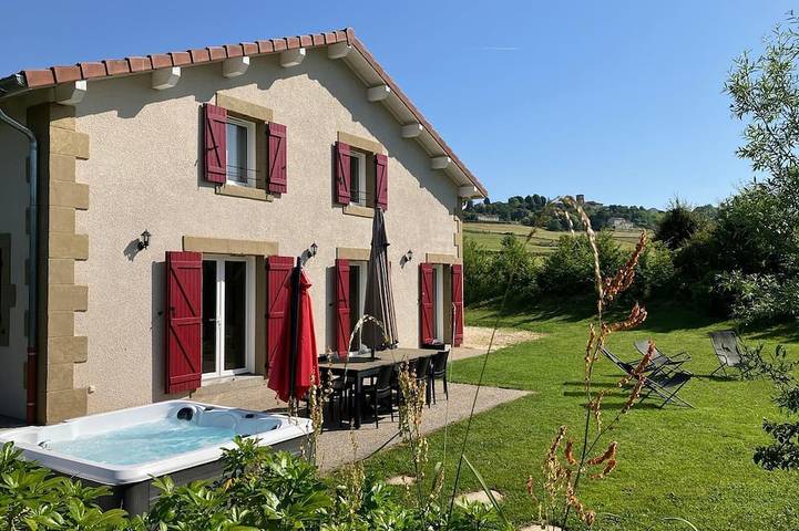 Location de vacances pour 9 personnes, avec jardin et jacuzzi, animaux acceptés à Le Grand-Serre
