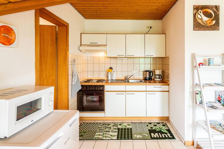 Appartement entier, Appartement 'Jonagold' avec balcon et Wi-Fi in Espasingen, Stockach