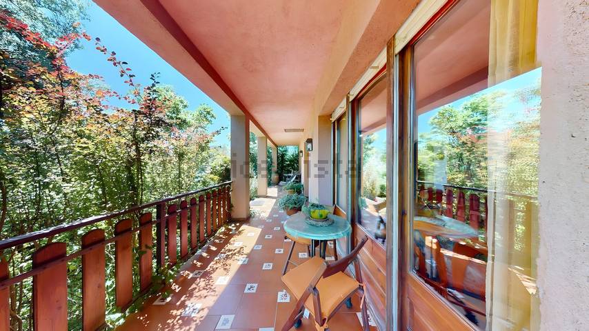 Chalet 'De Prades' avec vue sur la montagne, terrasse privée et Wi-Fi in Prades (Espagne), Baix Camp