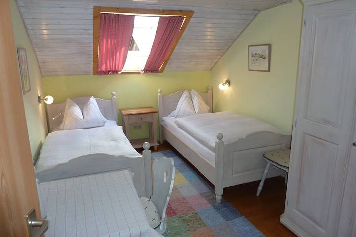 Ferienwohnung für 4 Personen, mit Garten und Balkon in Wackersberg - 2