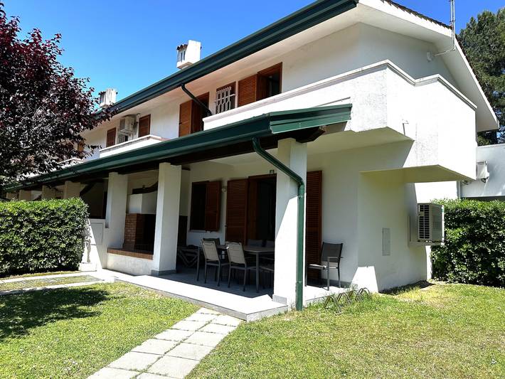 Villa mit pool für 7 Personen, mit Garten in Bibione