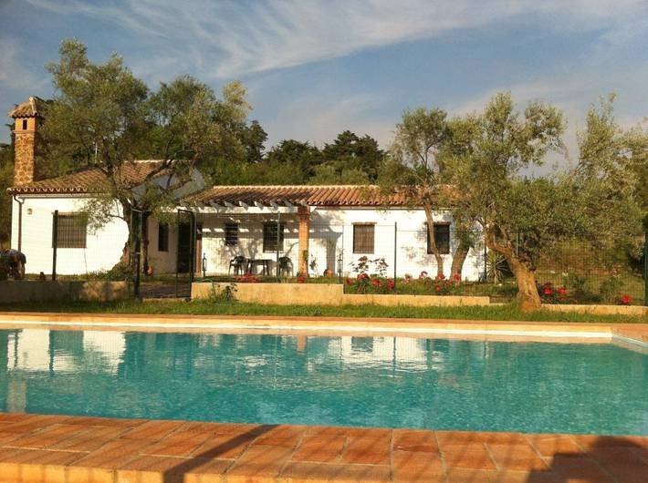 Casa rural con piscina para 6 personas, con Terraza y Jardín además de Piscina y Vistas en Aracena