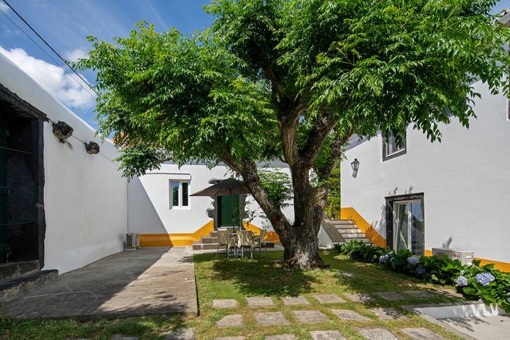 Gîte pour 2 personnes, avec jardin dans Açores - 2