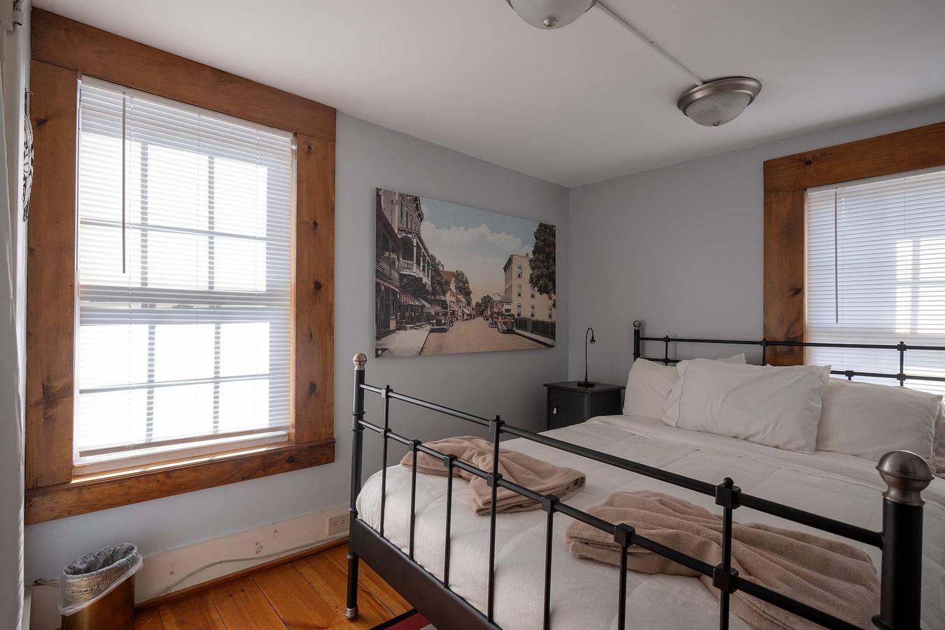 Apartamento entero, 2Br Pet-Friendly  Walk to Cafes  Trails   Wineries in Rosendale Village, Condado de Ulster