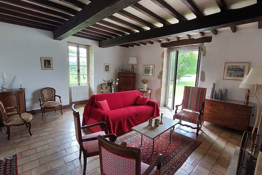 Maison Gersoise 18e s de caractère isolé, piscine, parc arboré in La Romieu, Gers