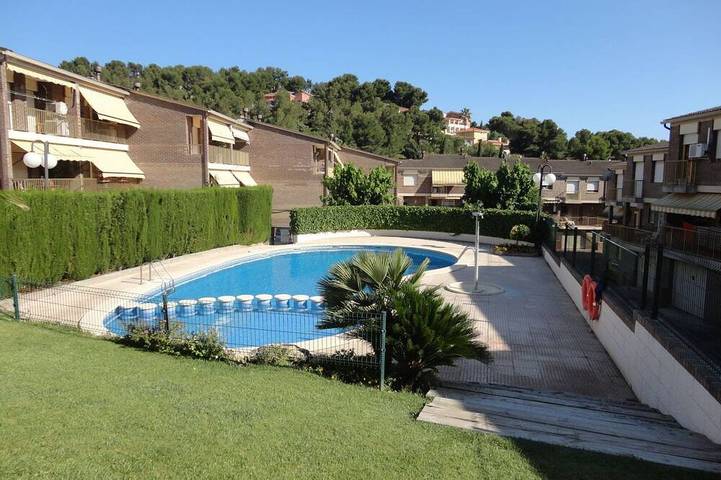 Ferienhaus für 6 Personen, mit Terrasse und Pool