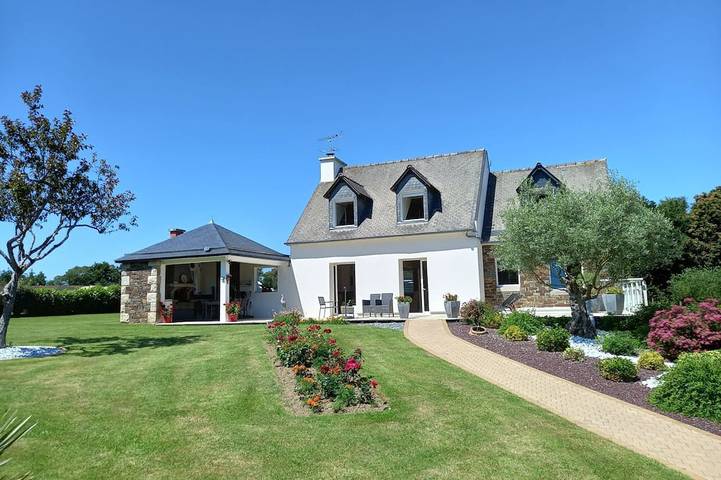 Ferienhaus für 5 Personen, mit Terrasse und Garten in Epiniac