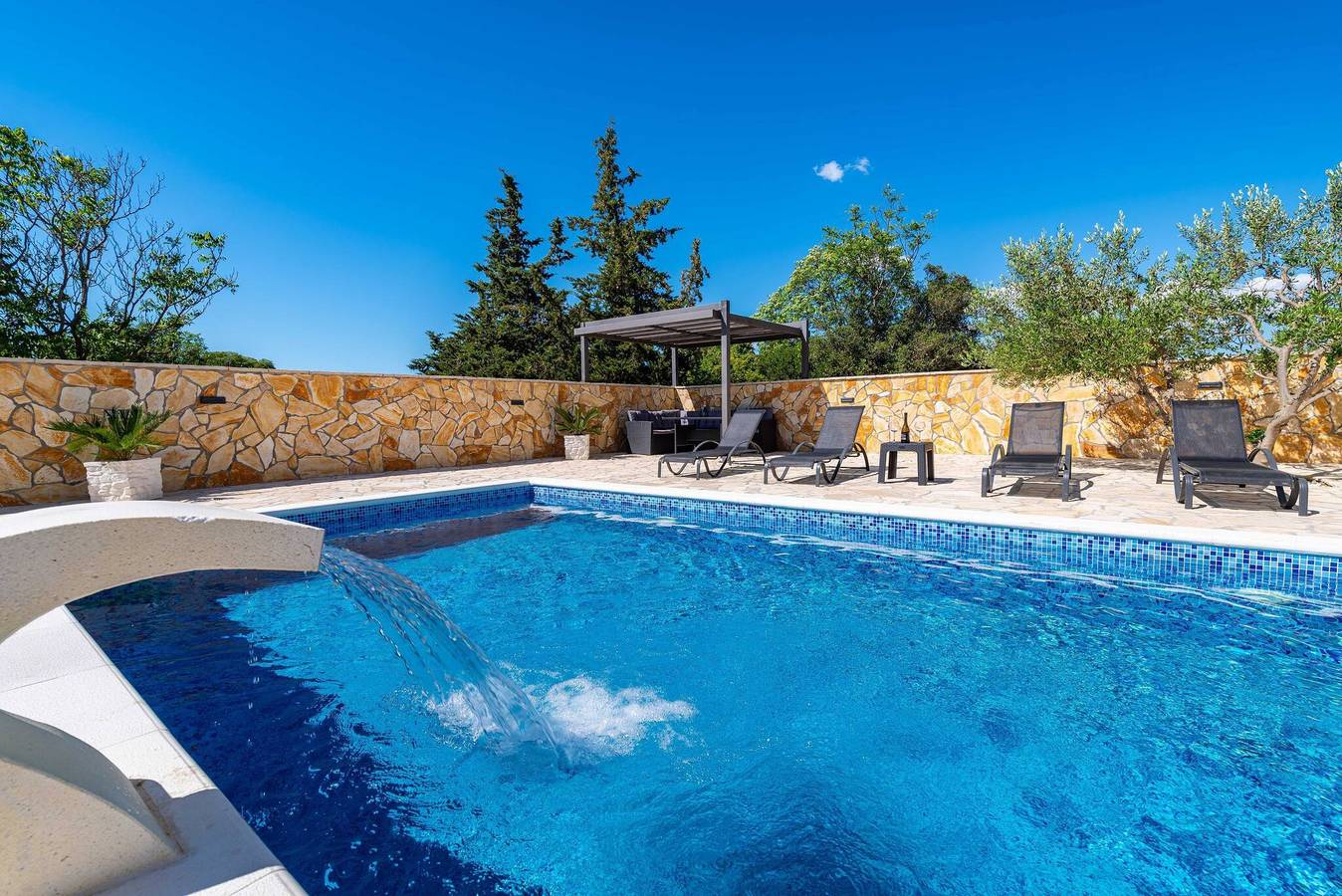 Casa vacanza a Zara a partire da 312€ a notte