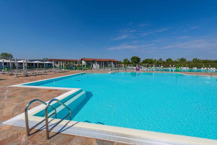 Bungalow con terrazza e aria condizionata in Colombare, Sirmione
