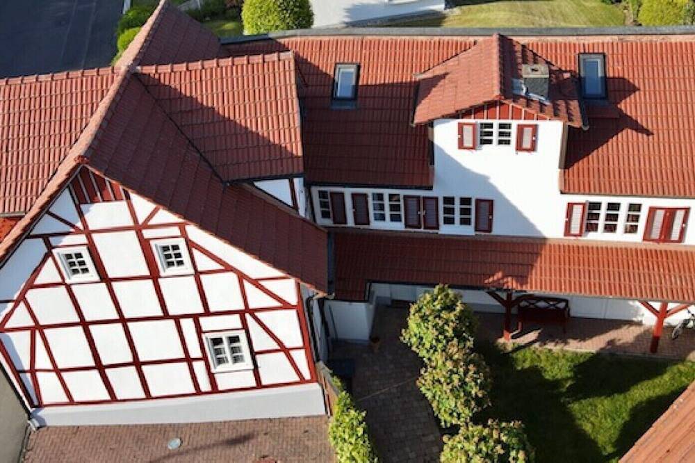 Appartement entier, Vacation apartment for 5 people in a historic half-timbered house in Harleshausen, Cassel (Allemagne)