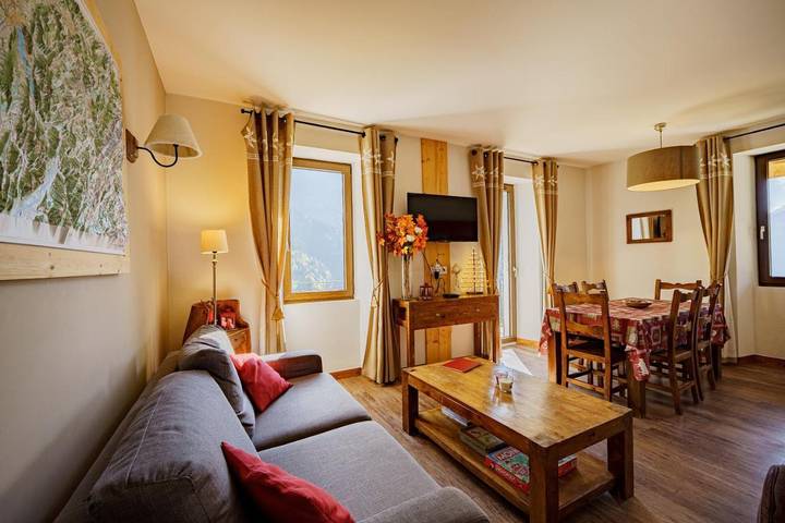 Gîte pour 6 personnes, avec balcon et vue dans Office de Tourisme de Hauteluce Les Saisies - 2