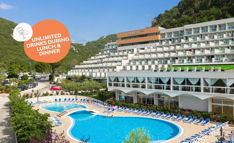 Hôtel pour 3 personnes, avec sauna et bassin pour enfant ainsi que jardin et piscine, animaux acceptés