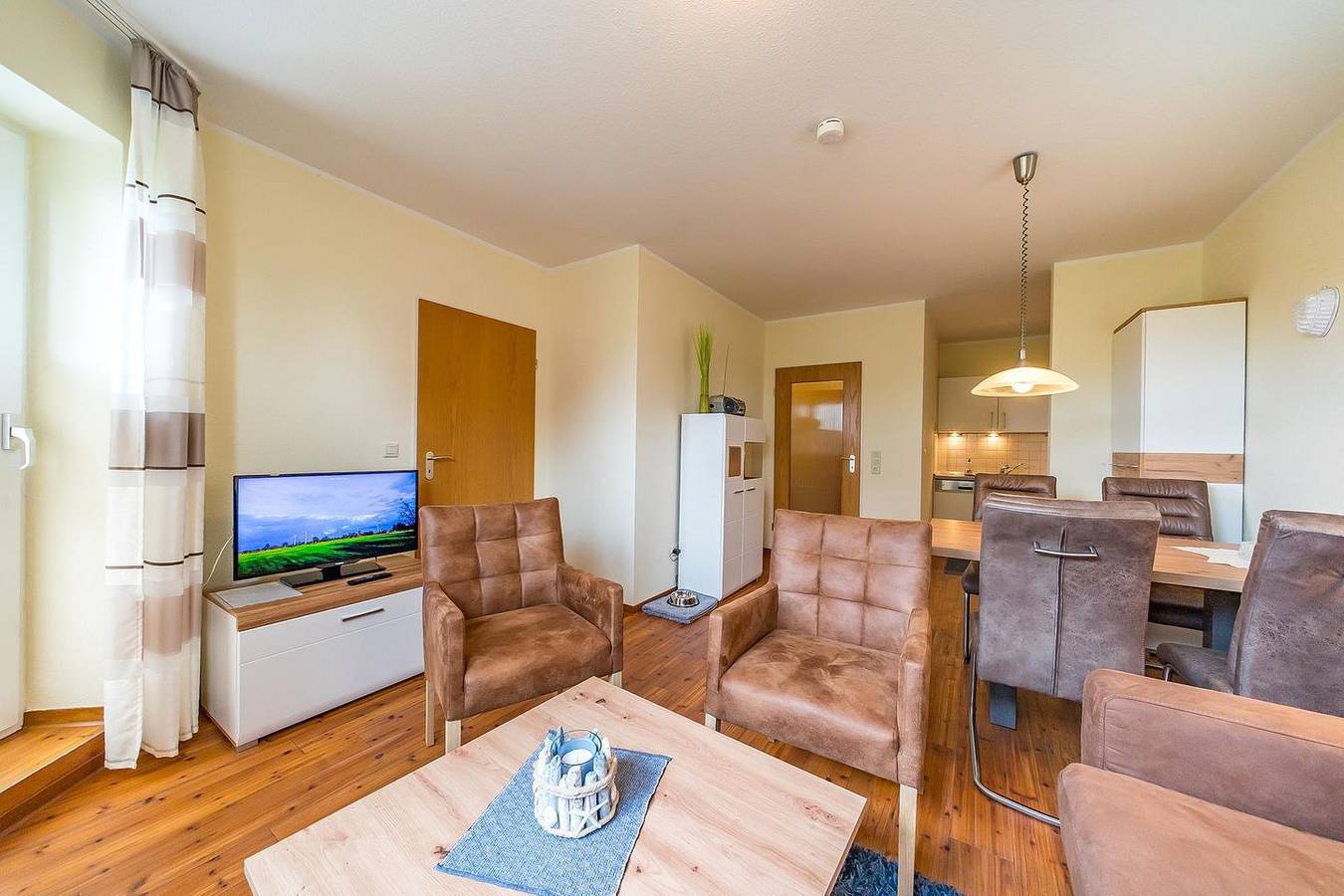 Ganze Wohnung, Hundefreundliche Ferienwohnung mit Wlan und Balkon in Deichlage an der Nordsee in Schillig, Wangerland