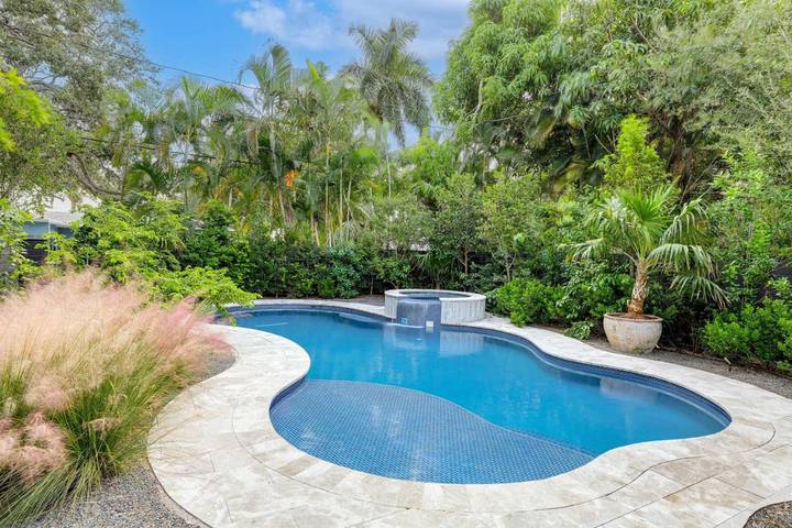 Casa de vacaciones para 4 personas, con terraza además de jacuzzi y piscina - 1