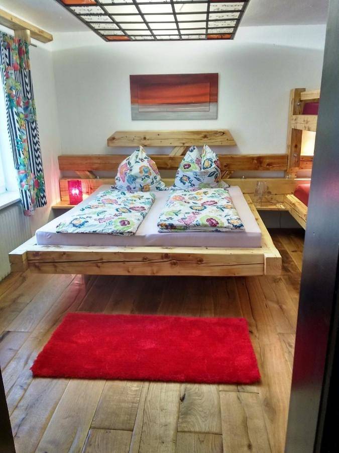 Ferienwohnung für 8 Personen, mit Garten und Ausblick
