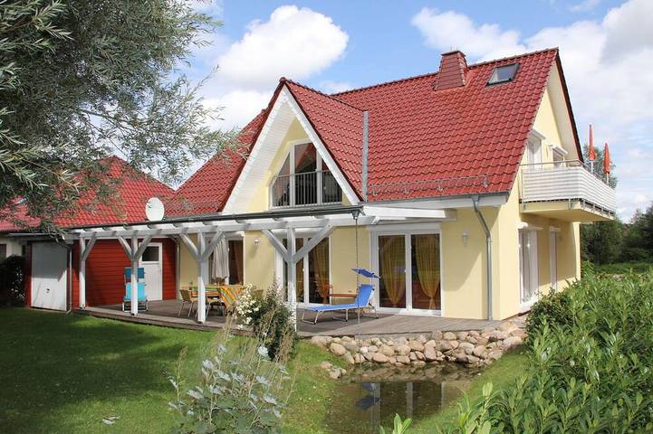 Ferienwohnung für 5 Personen, mit Terrasse und Garten in Lüssow