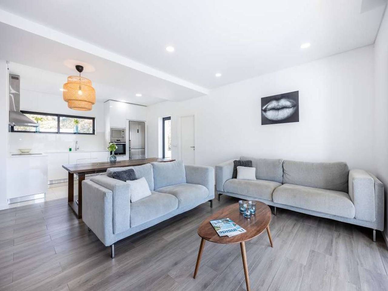 Modern Carvoeiro Villa | 6 Bedrooms | Villa Olive | Private Pool | Close to Amenities in Estômbar, Lagoa