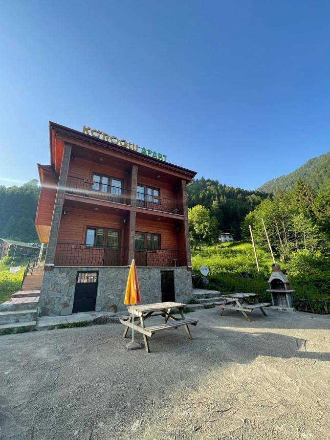 Aparthotel para 4 personas, con vistas además de jardín y balcón - 1