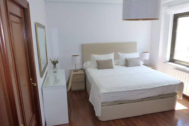 Apartamento entero, Gran Via 50, centro ciudad, aire acondicionado in Centro de Salamanca, Salamanca