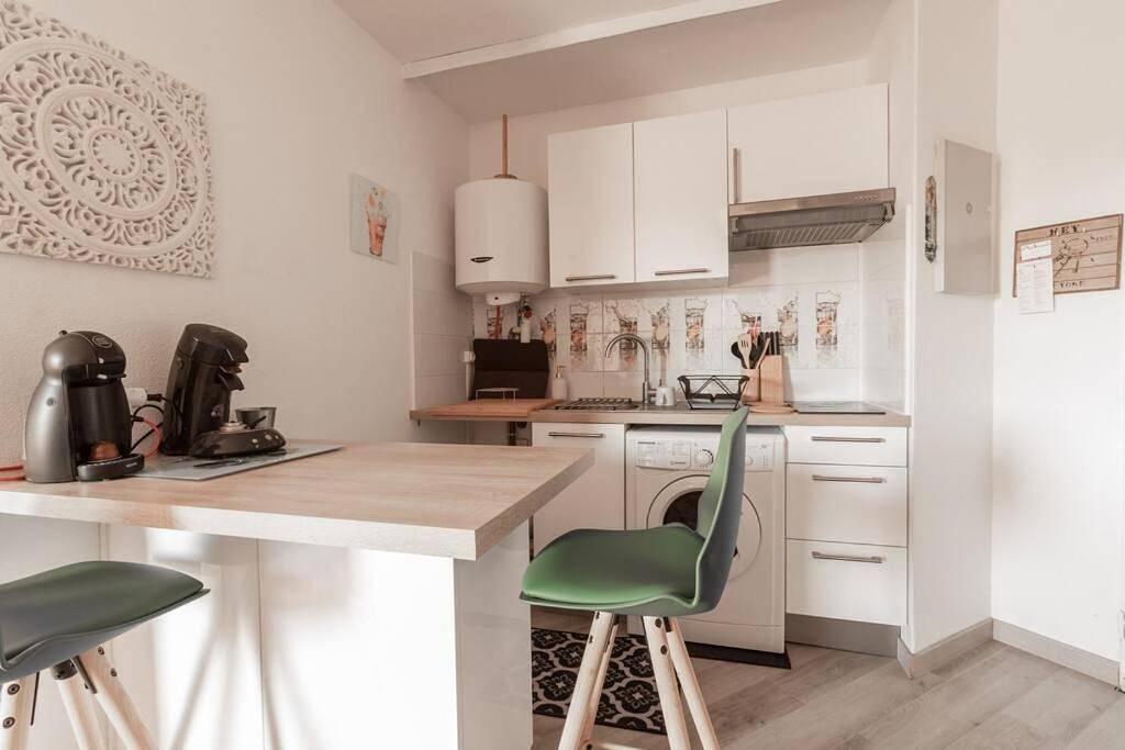Appartement entier, Apartment with Balcony in Castanet-Tolosan, Canal du Midi