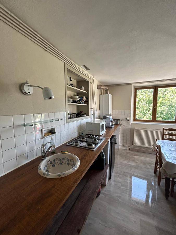 Appartement entier, 100metres du château au 116 Rue de la République vizille in Vizille, Isère