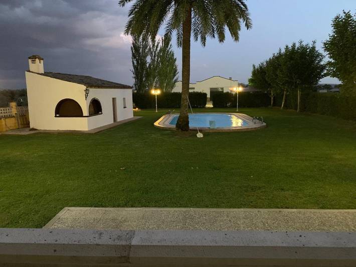 Apartamento para 8 personas, con Terraza y Jardín además de Piscina y Vistas en Andújar