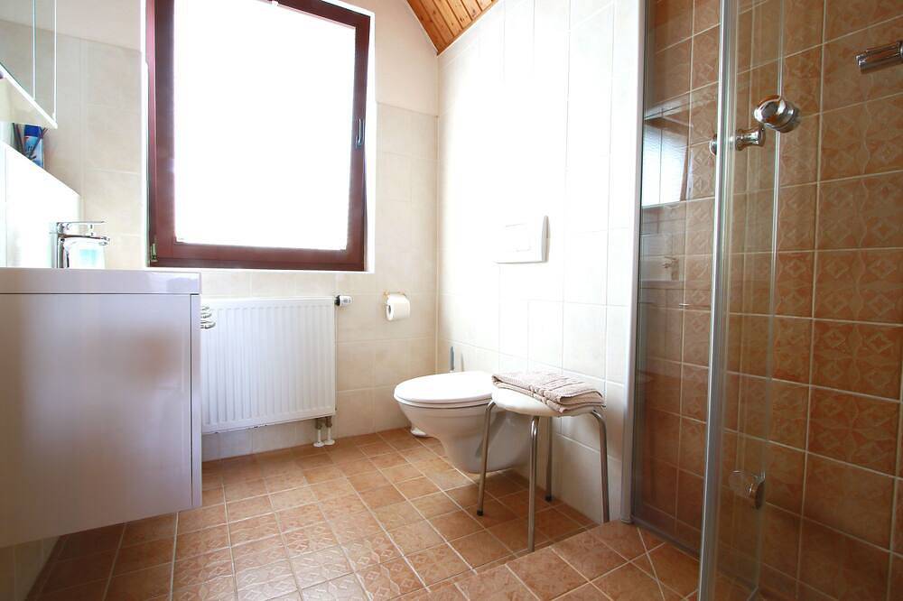 Ganze Wohnung, Ferienwohnung \" Ankerplatz \" ruhiger Lage, Sauna , W-Lan , Garten in Hagenburg, Landkreis Schaumburg