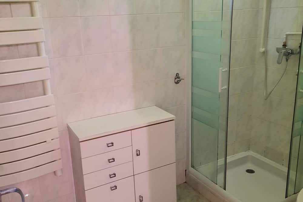 Semi-detached village house with garden and barbecue. Pets allowed in Saint-Firmin, Nationalpark Écrins