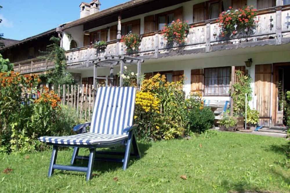 Apartamento entero, Vacation apartment attic - Guesthouse Schober - Jodlhof, Kreuth-Scharling in Kreuth, Alpes Bávaros