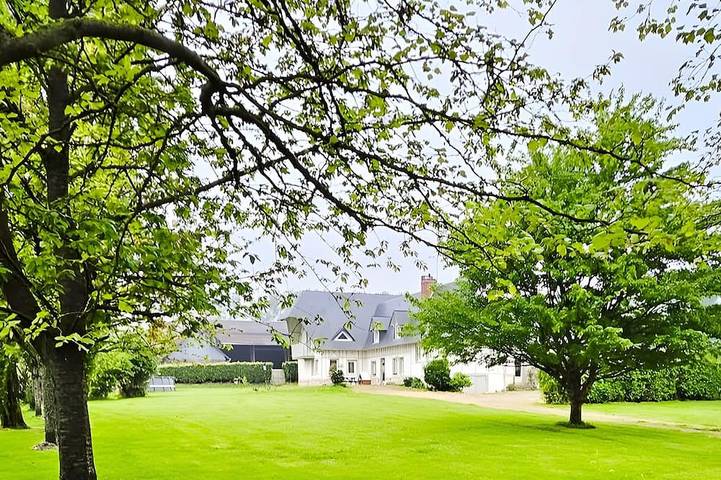 Gîte pour 12 personnes, avec Terrasse et Jardin