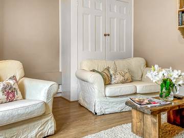 Cottage for 2 People in Hollesley, Suffolk, Photo 2