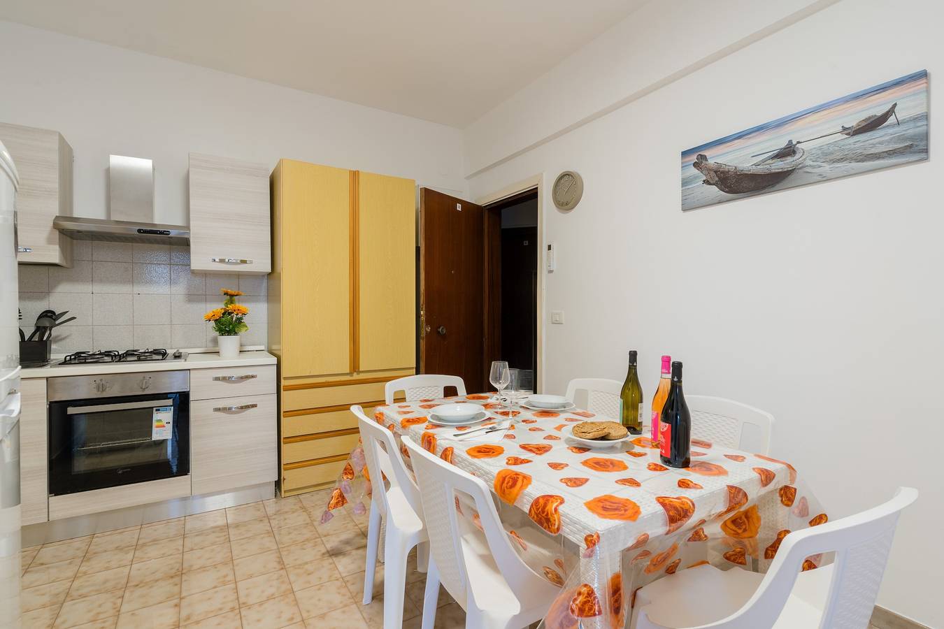 Apartamento entero, Apartamento 'Casa Tramacere' con terraza compartida y aire acondicionado in Baia Verde, Golfo de Tarento