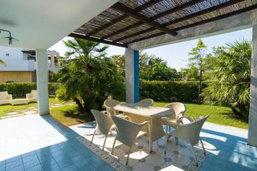 Bungalow für 4 Personen, mit Pool und Balkon sowie Garten, kinderfreundlich in Apulien