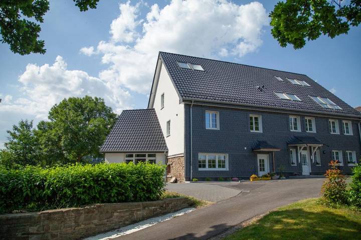 Ferienwohnung für 2 Personen, mit Garten und Ausblick